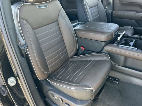 Used 2026 GMC Yukon XL Denali Ultimate AWD/4WD image 29