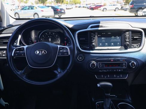 Used 2020 Kia Sorento EX FWD image 22