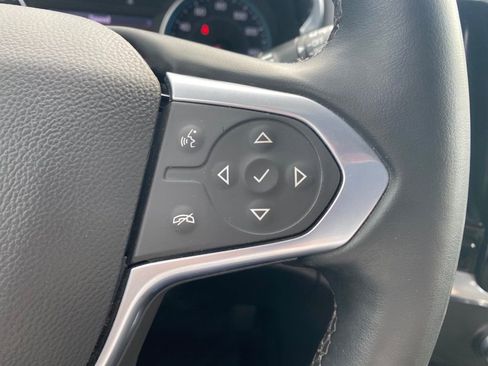 Used 2023 Chevrolet Traverse LT image 9