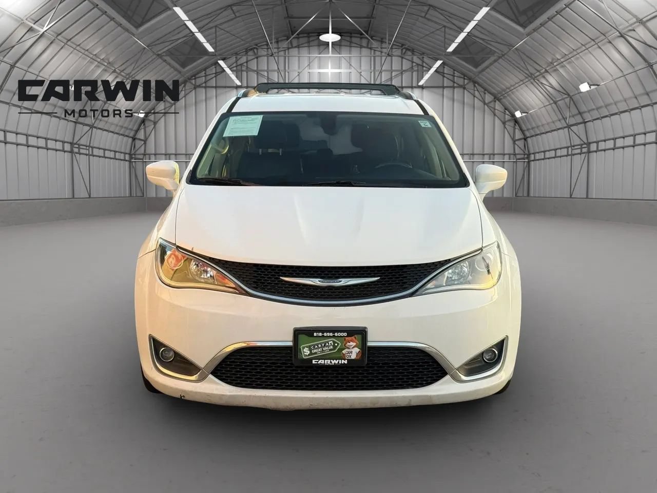 Used 2020 Chrysler Pacifica Touring-L FWD image 2