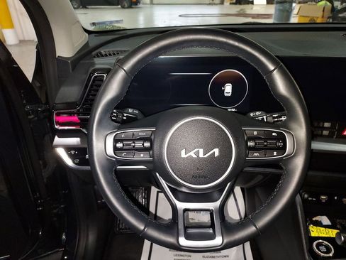 Used 2025 Kia Sportage SX image 20