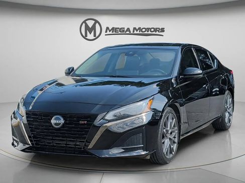 Used 2023 Nissan Altima 2.0 SR FWD image 1