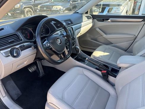 Used 2017 Volkswagen Passat 1.8T R-Line w/ R-Line Lighting Package image 14