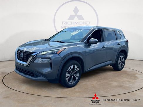 Used 2023 Nissan Rogue SV image 7