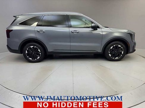Used 2024 Kia Sorento S FWD image 6