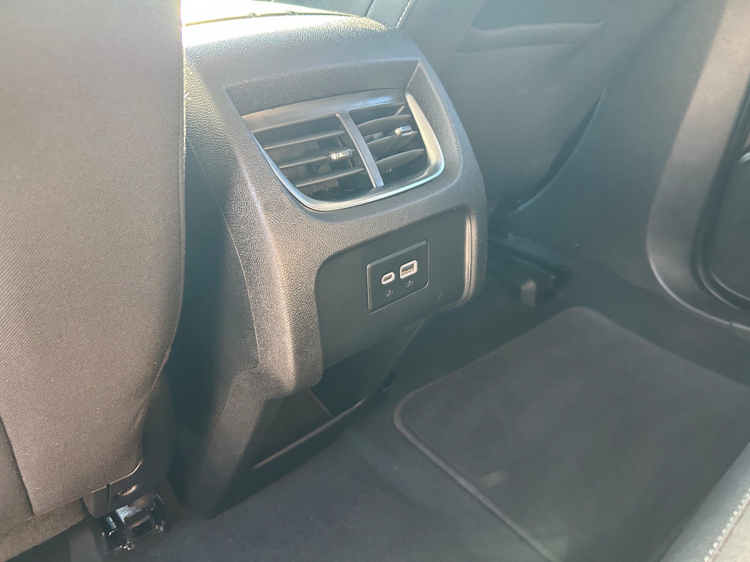 Used 2025 Chevrolet Blazer LT FWD image 26