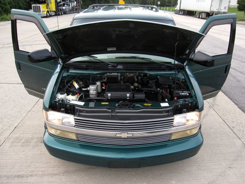 Used 1998 Chevrolet Astro AWD Passenger image 36
