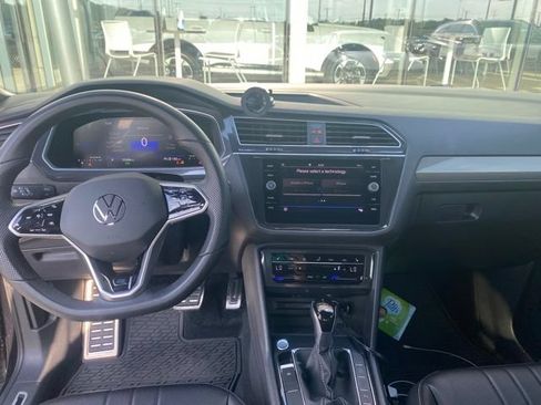 Used 2024 Volkswagen Tiguan SE R-Line FWD image 12