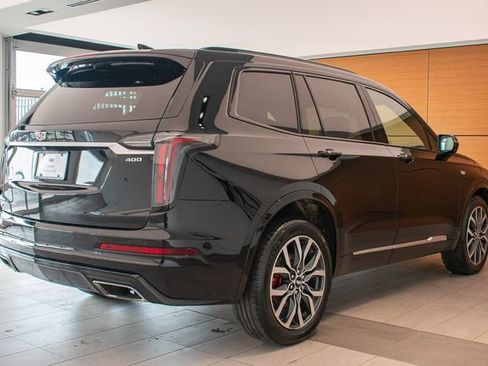 Used 2023 Cadillac XT6 Sport w/ LPO, Floor Liner Package AWD/4WD image 6