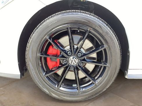 Used 2025 Volkswagen Jetta GLI Autobahn FWD image 31