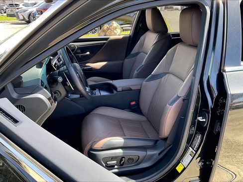 Used 2023 Lexus ES 350 Ultra Luxury w/ Accessory Package (Z2) image 7