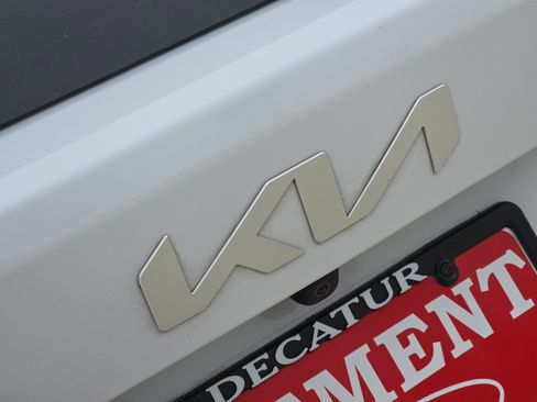 Used 2022 Kia Sorento S w/ Panoramic Sunroof Package FWD image 11
