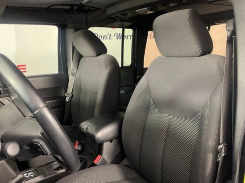 Used 2016 Jeep Wrangler Unlimited Sport image 14
