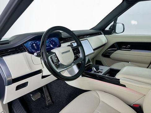 Used 2025 Land Rover Range Rover Autobiography AWD/4WD image 9