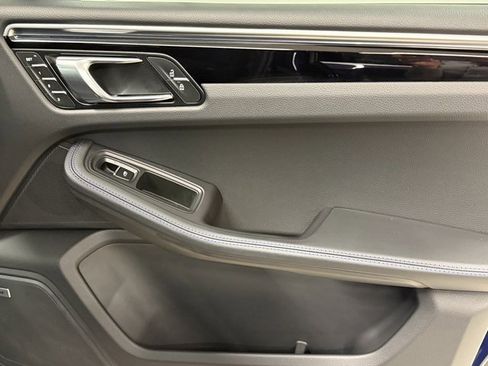 Certified 2024 Porsche Macan image 29