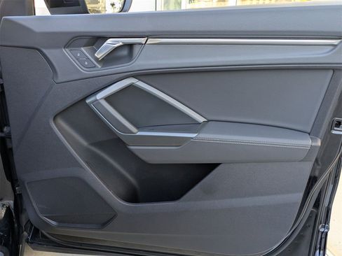 Used 2025 Audi Q3 2.0T Premium image 20