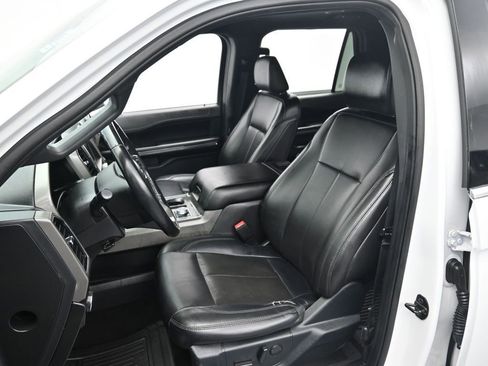 Used 2021 Ford Expedition Max XLT image 10