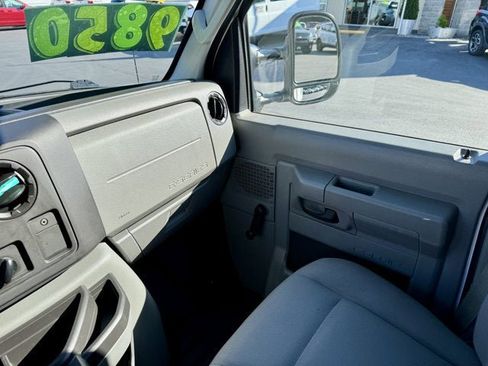 Used 2015 Ford E-350 and Econoline 350 Super Duty image 18
