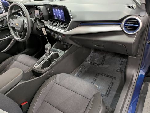 Used 2024 Chevrolet Trax LS w/ LS Convenience Package image 29