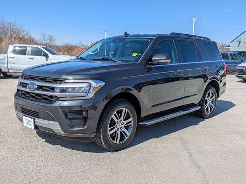 Used 2023 Ford Expedition XLT image 7