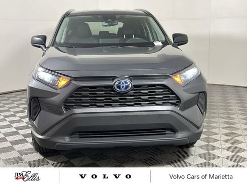 Used 2019 Toyota RAV4 LE image 3
