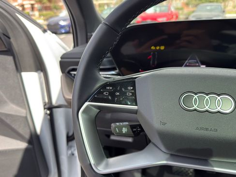 Used 2025 Audi Q5 Premium Plus w/ Premium Plus image 18