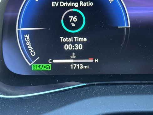 Used 2023 Toyota Venza Limited image 29