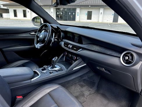 Used 2022 Alfa Romeo Stelvio Sprint image 27
