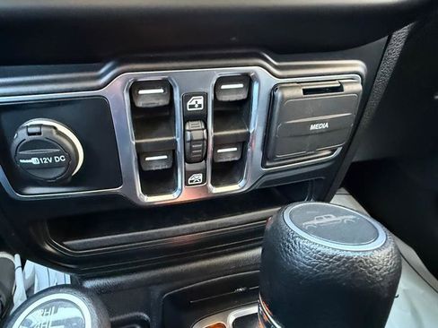 Used 2022 Jeep Gladiator Sport AWD/4WD image 23