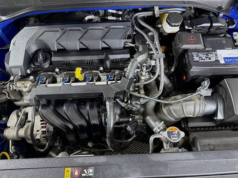 Certified 2023 Hyundai Venue SEL FWD image 33