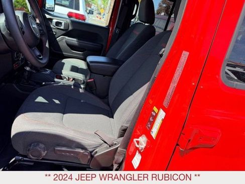 Used 2024 Jeep Wrangler Unlimited Rubicon AWD/4WD image 21