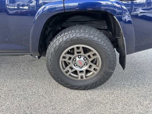 Used 2018 Toyota 4Runner TRD Off-Road Premium image 11