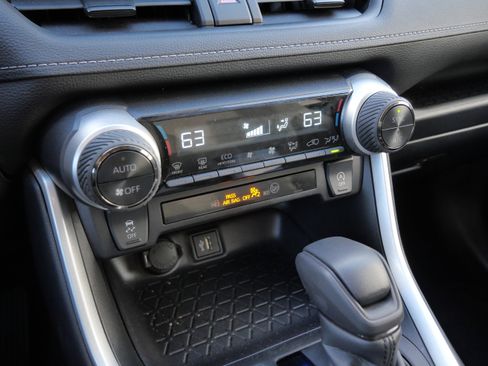 Certified 2025 Toyota RAV4 XLE image 24