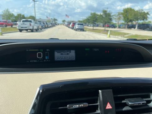 Used 2021 Toyota Prius LE FWD image 26