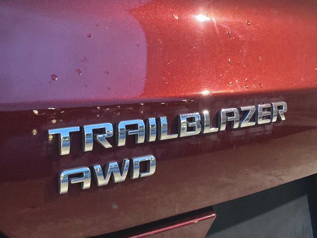 Used 2024 Chevrolet TrailBlazer LT w/ LT Cold Weather Package AWD/4WD image 29