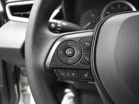 Used 2020 Toyota Corolla LE image 5