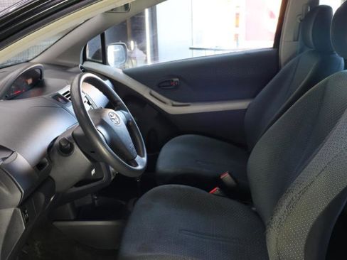 Used 2007 Toyota Yaris 2-Door Hatchback image 11
