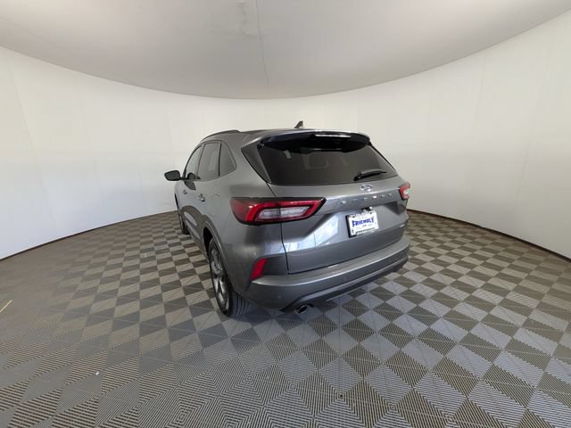Used 2024 Ford Escape ST-Line w/ Tech Pack #1 AWD/4WD image 13