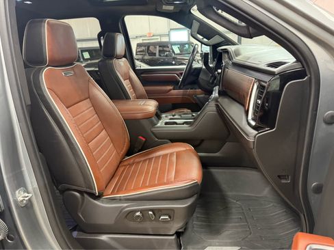 Used 2024 GMC Sierra 3500 Denali Ultimate image 37