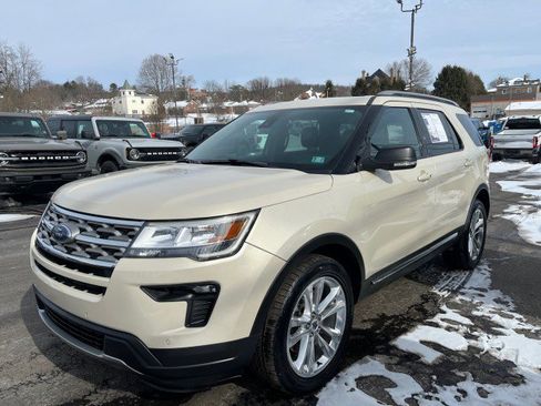 Used 2018 Ford Explorer XLT w/ Equipment Group 202A image 1