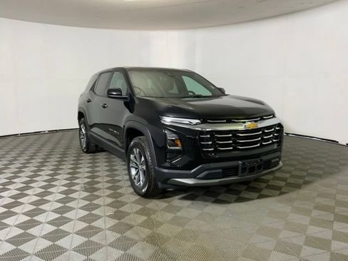 Used 2026 Chevrolet Equinox LT w/ Convenience Package II AWD/4WD image 3
