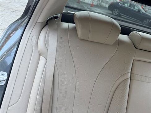 Used 2017 Mercedes-Benz S 550 4MATIC Sedan w/ Premium Package image 52