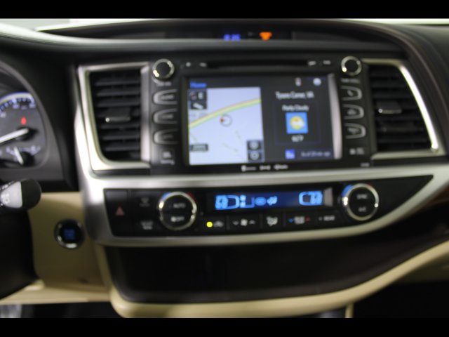 Used 2017 Toyota Highlander Limited w/ Protection Package #3 AWD/4WD image 21