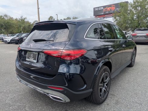Used 2024 Mercedes-Benz GLC 300 4MATIC image 3