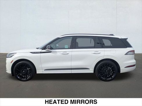 Used 2025 Lincoln Aviator Reserve w/ Equipment Group 201A AWD/4WD image 2