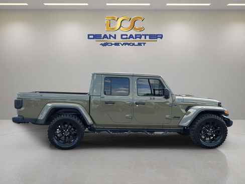 Used 2025 Jeep Gladiator Sport AWD/4WD image 6