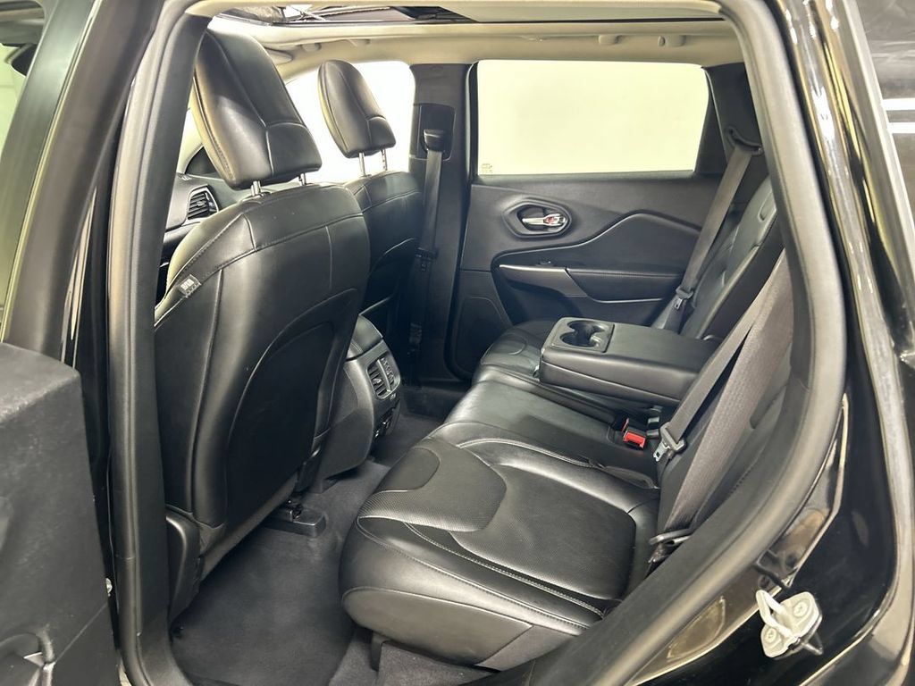 Certified 2022 Jeep Cherokee Limited w/ Elite Package AWD/4WD image 21