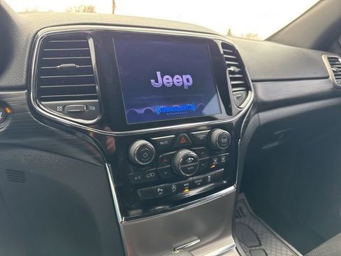 Used 2019 Jeep Grand Cherokee Altitude image 9