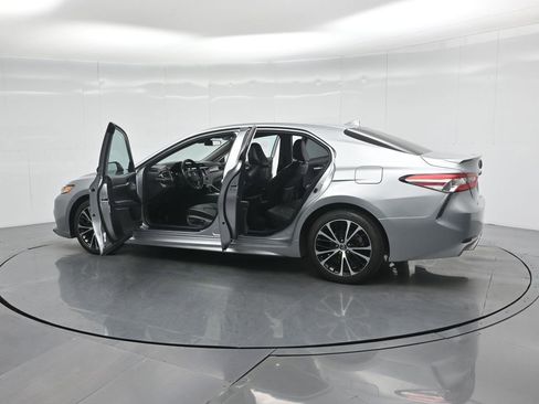 Used 2020 Toyota Camry SE image 32