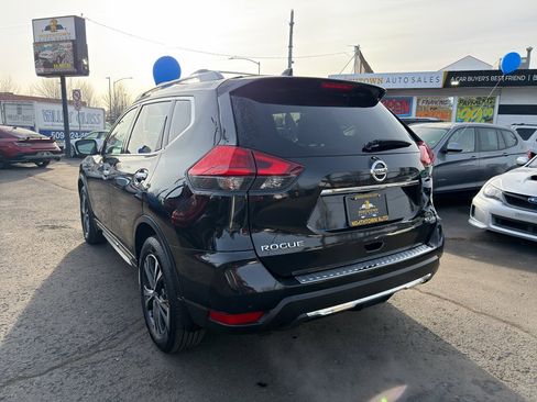 Used 2017 Nissan Rogue SL w/ SL Premium Package image 4